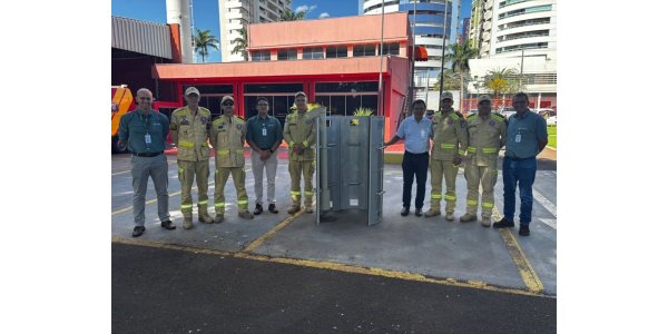 Cocamar doa placas de resgate ao Corpo de Bombeiros de Maring&aacute;