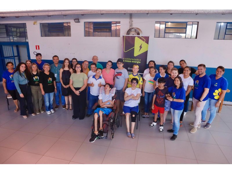 Apae de Jaguapit&atilde; (PR) tamb&eacute;m recebe o seu sistema de energia solar