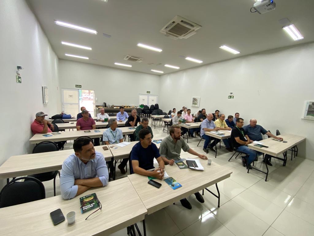 Conselheiros participam de programa sobre gest&atilde;o do neg&oacute;cio