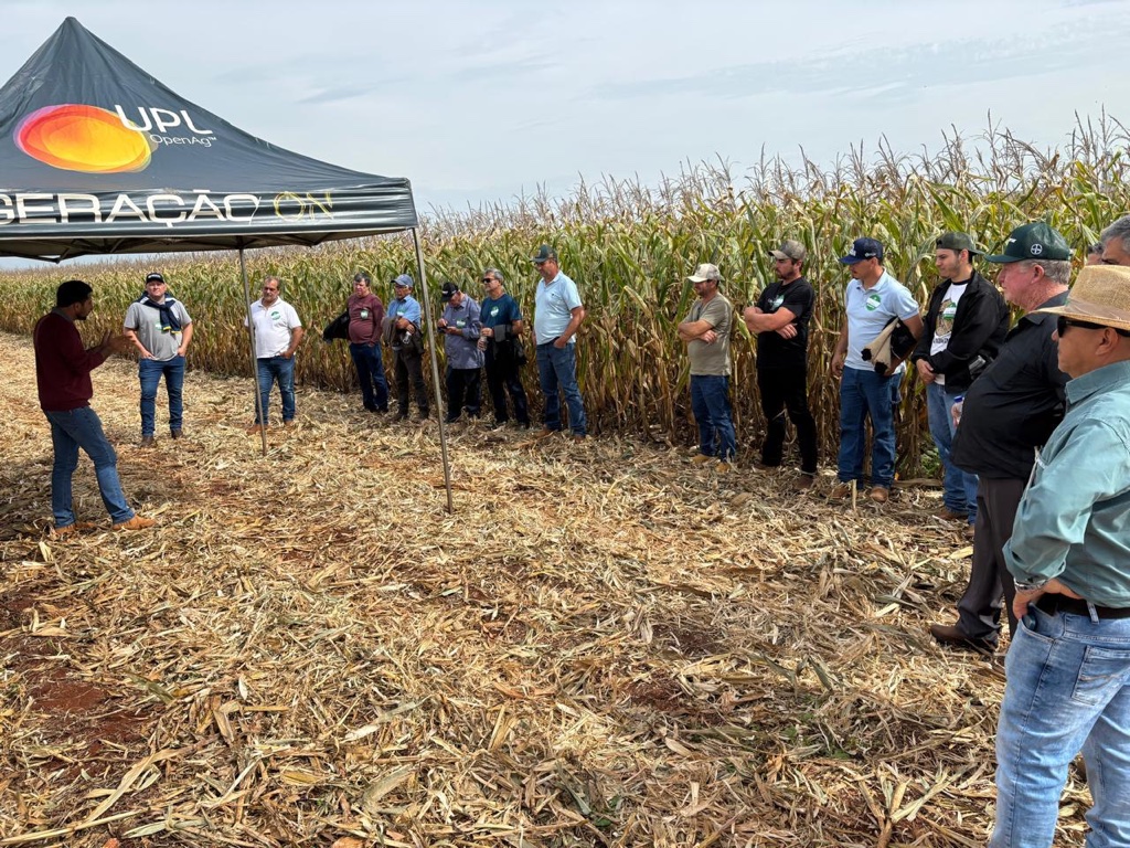 Dia de Campo em Floresta apresenta novidades com alto n&iacute;vel de participantes