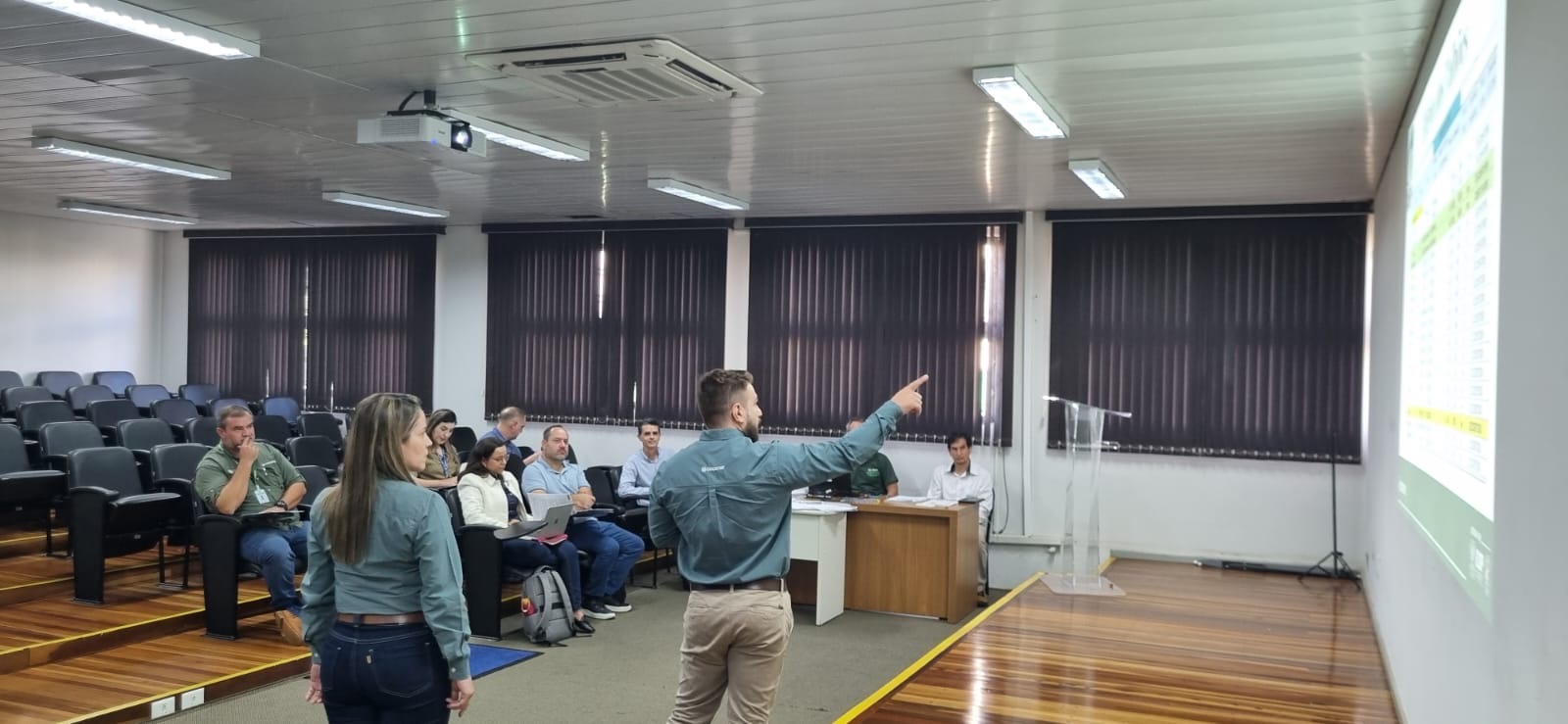 Apresenta&ccedil;&atilde;o de trabalhos finaliza Programa de Capacita&ccedil;&atilde;o em ILPF