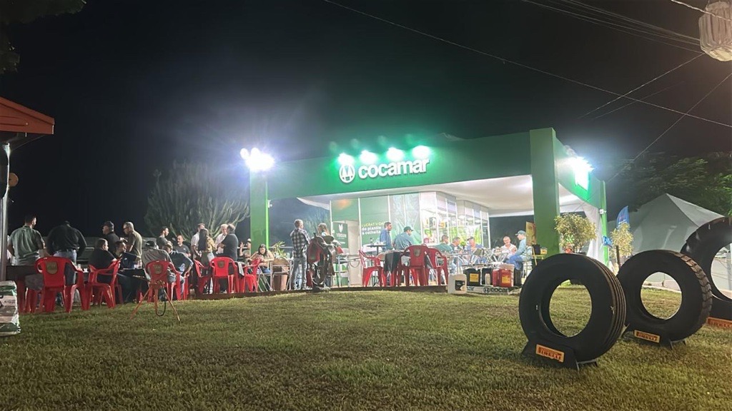 Bom momento da pecu&aacute;ria impulsiona neg&oacute;cios no estande da Cocamar na Expo Umuarama 2026 