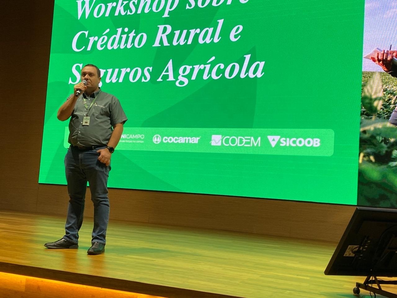 Cooperativas de Maring&aacute; promovem evento para levar informa&ccedil;&atilde;o a futuros agr&ocirc;nomos 