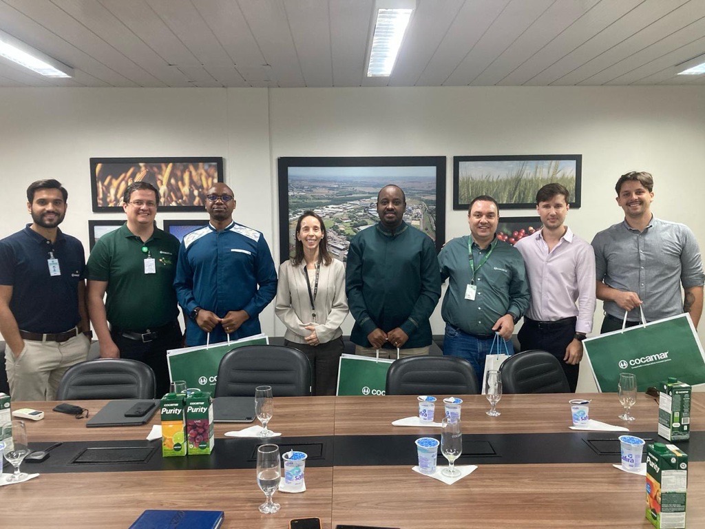 Cocamar recebe a visita do embaixador de Ruanda