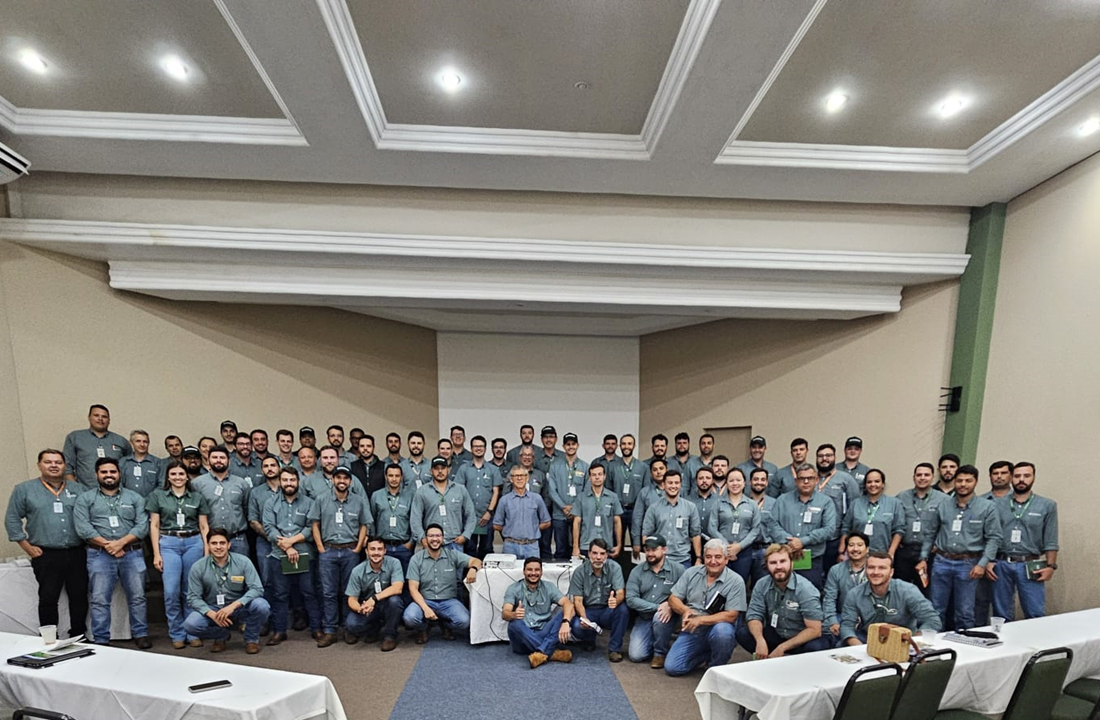 Cons&oacute;rcio Milho com Braqui&aacute;ria - Importante t&eacute;cnica de manejo &eacute; tema de treinamento na Cocamar